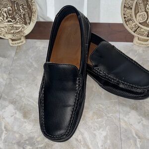 Tommy Hilfiger Black Leather Slip-On Loafers